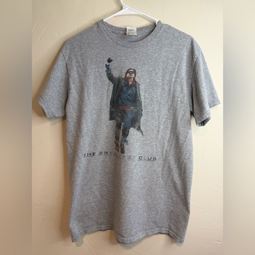 Vintage tee with Iconic Design